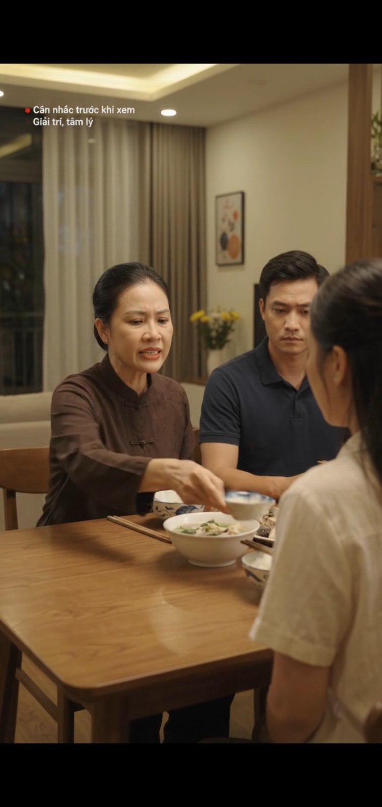 Trọn Bộ: Mẹ Chồng Hất Cả Chén Nước Mắm Vào Con Dâu Ngay Trên Mâm Cơm Cuối Cùng NhậN Kết Đắng