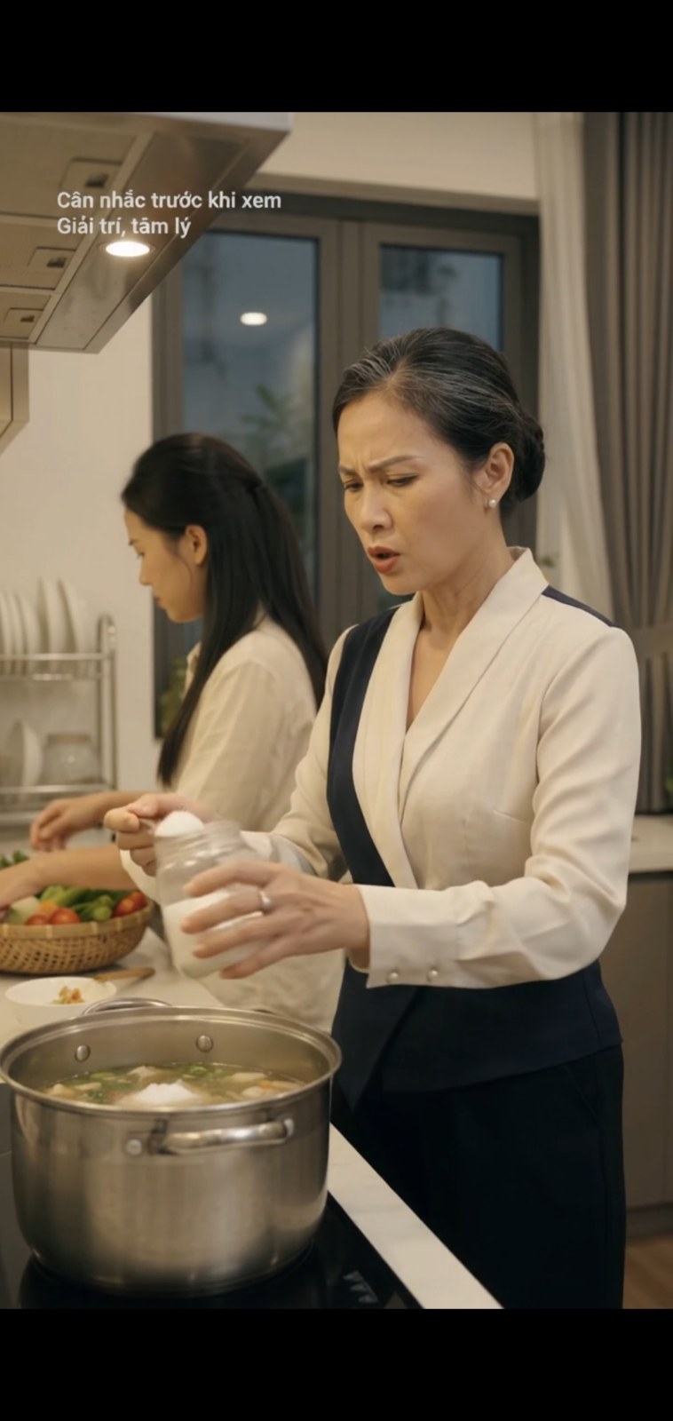 Trọn Bộ: Nồi Canh Mặn Chát Và Cú Lật Mặt Của Mẹ Chồng